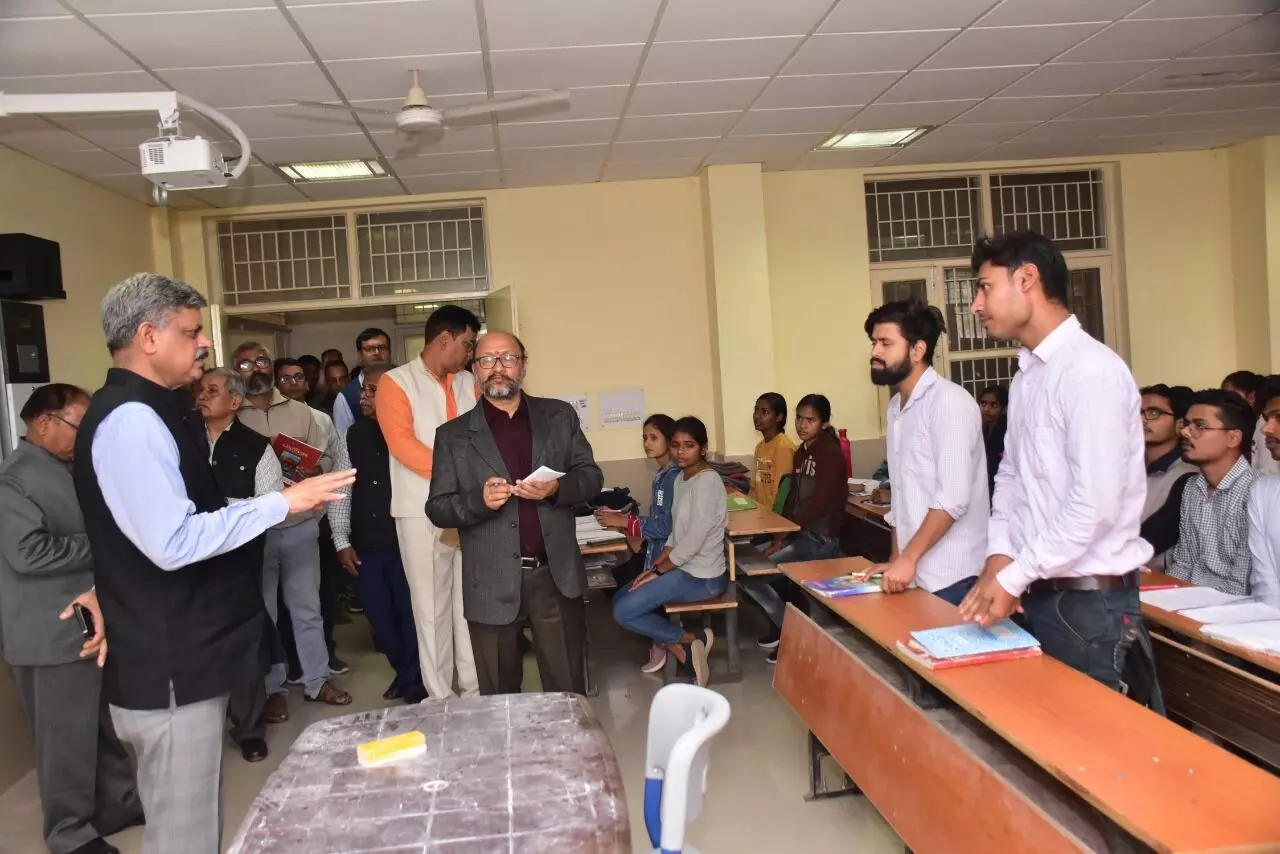 Gorakhpur News Instructions start closed cyber cafes in ddu university