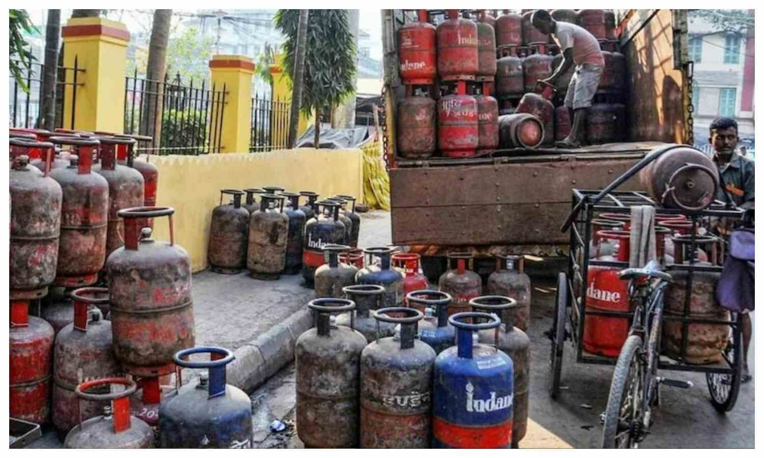 LPG Cylinder Price: New revised prices released, now domestic and commercial cylinders will be available at this price