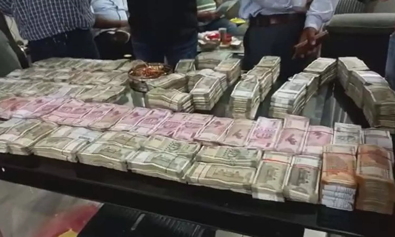 More than one crore cash recovered from the location of an executive engineer in Patna