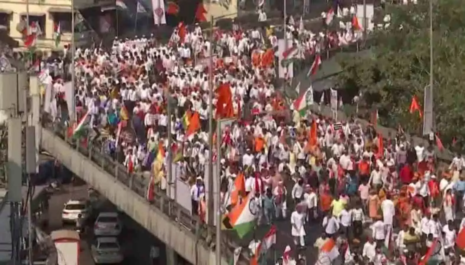 mva protest march in mumbai against shinde government and governor koshyari controversial remark on shivaji
