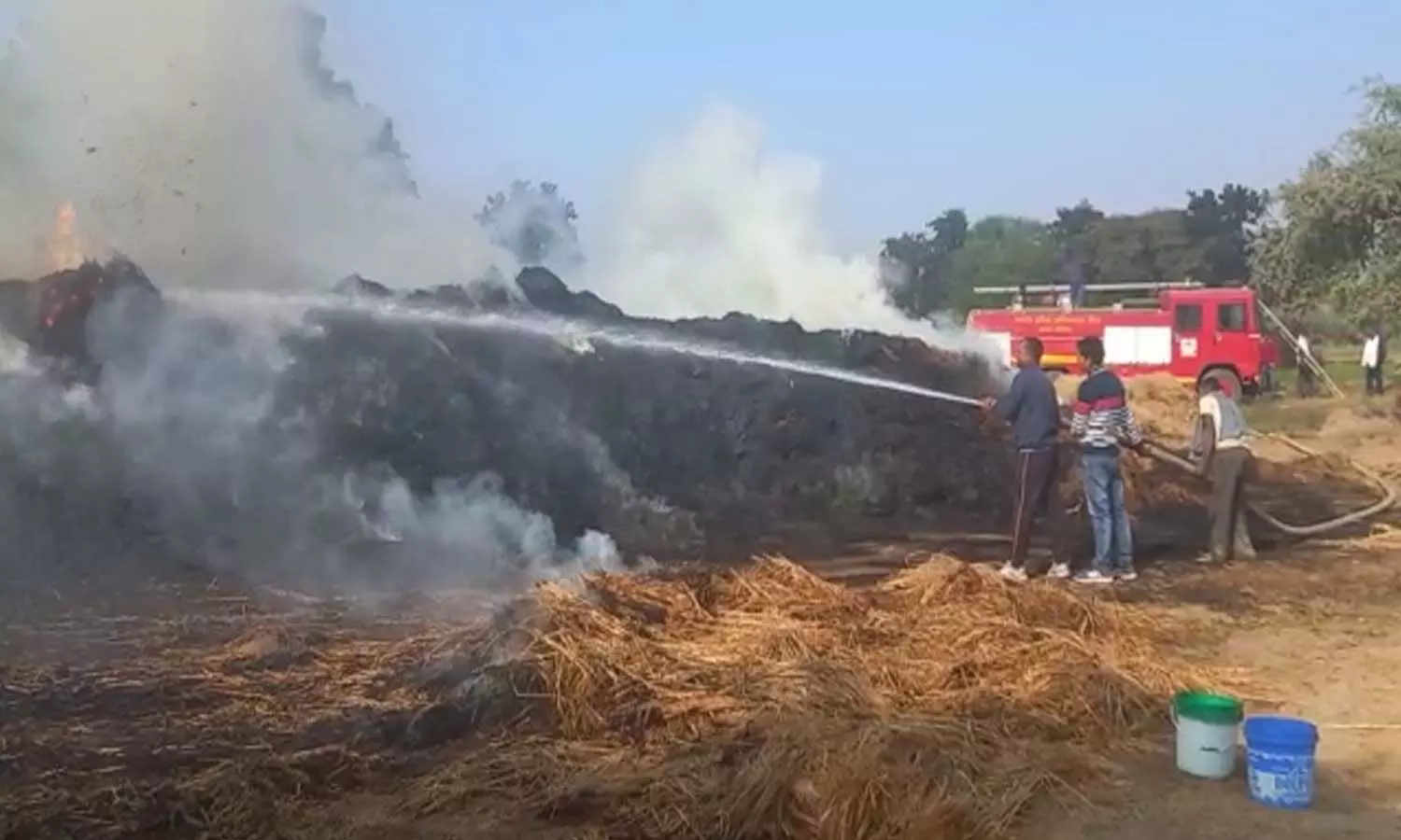 70 bigha crop succumbed to flames, more than 20 lakh damage, fire brigade had to struggle a lot