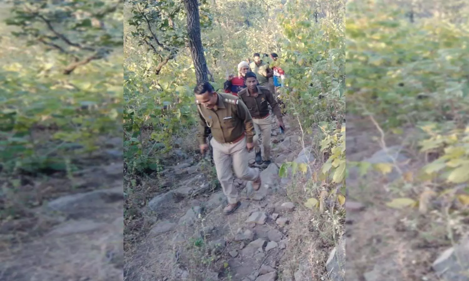 Chitrakoot News: वीरान जंगल के पर्वत शिखर में तप करती मिली किशोरी, चरवाहों की सूचना पर पहुंची पुलिस, वन स्टाप सेंटर पहुंचाया
