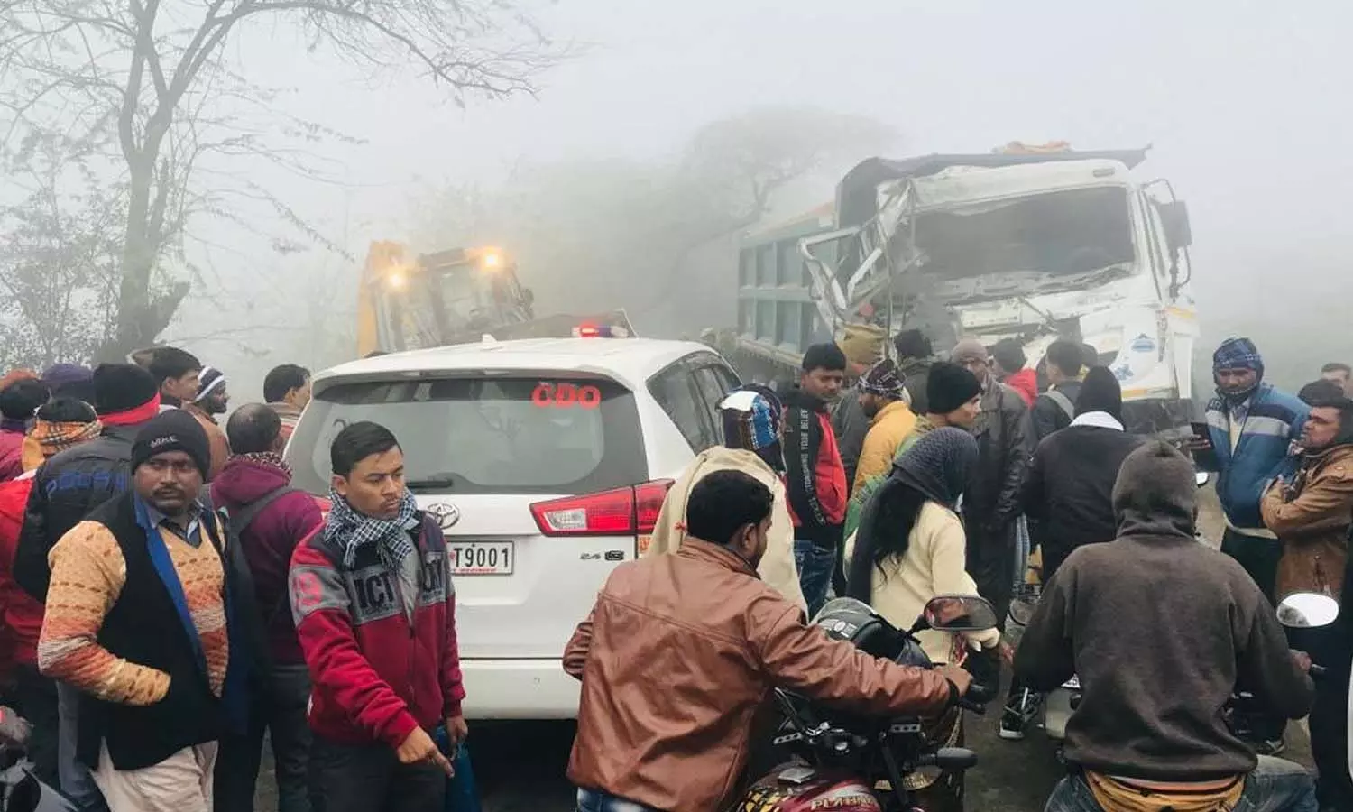 Driver injured in truck-dumper collision in Unnao