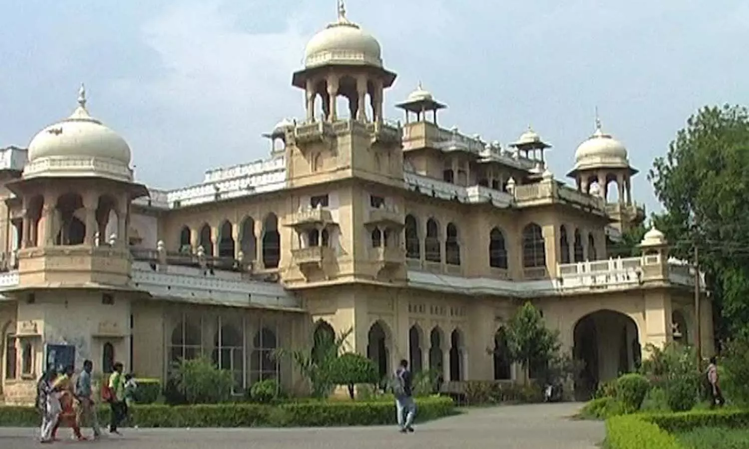 RAF personnel along with PAC deployed in Allahabad Central University campus