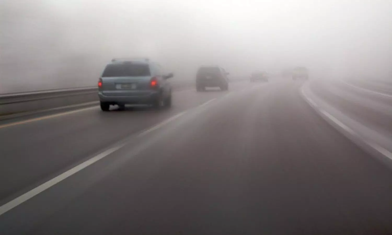 Tips to Stay Safe while Driving in Fog