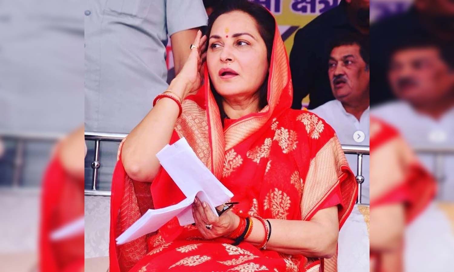 Rampur MP MLA Court issues non bailable warrant against film actress  Jayaprada, Newstrack Rampur, Rampur News in Hindi, Latest Rampur News,  Newstrack Samachar | Rampur News: फ़िल्म अभिनेत्री जयाप्रदा के खिलाफ अदालत