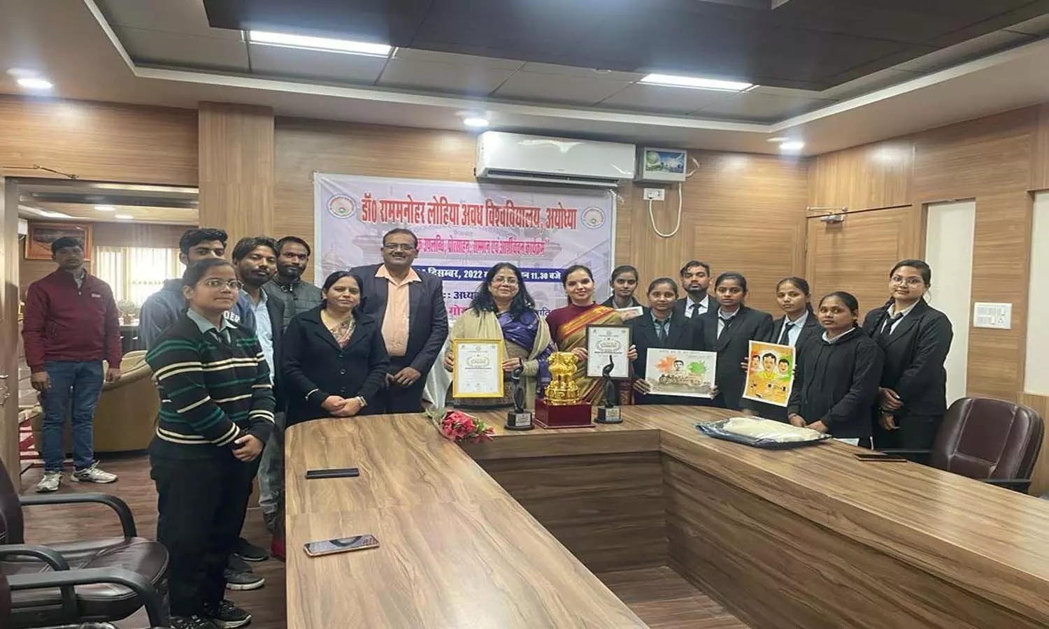 Ayodhya: Dr. Ram Manohar Lohia Avadh University Vice Chancellor Prof. Pratibha Goyal honored by the best educationist UPAA