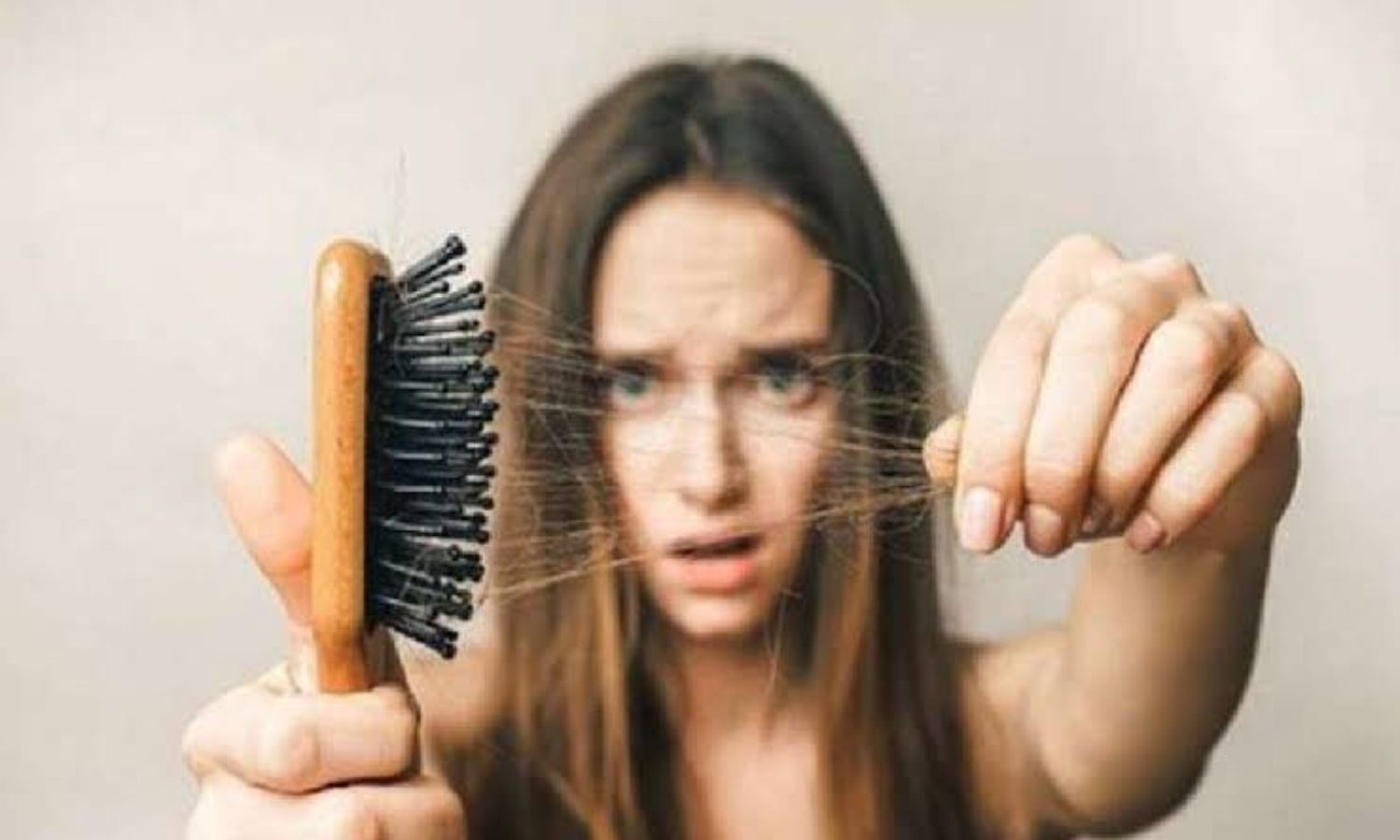 How Much Hair Fall is Normal Days and Hair Damage Causes in Hindi Balo Ke  Jhadne Ke Karan, Hair Fall Latest News in Hindi | Hair Loss: अगर बाल झड़ने  से हैं