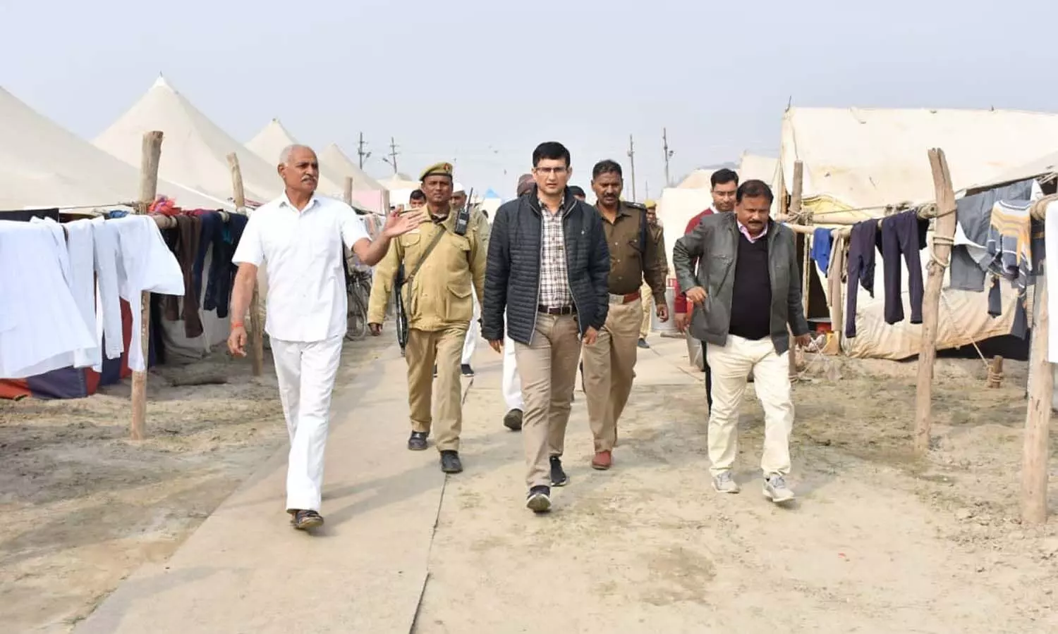 14 ghats will be built for easy bathing of the devotees of Magh Mela, Divisional Commissioner reviewed the works