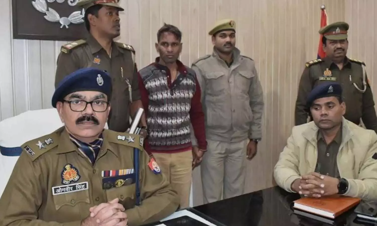 Fake police sub-inspector arrested in Ghazipur and sent to jail