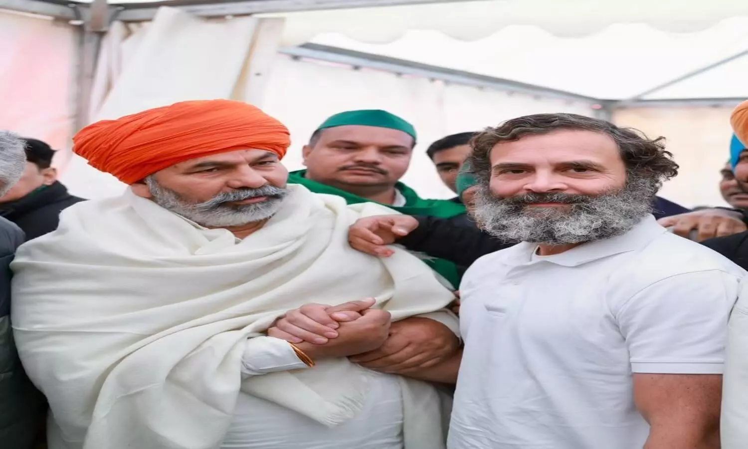 Rakesh Tikait meets Rahul Gandhi In Bharat Jodo Yatra