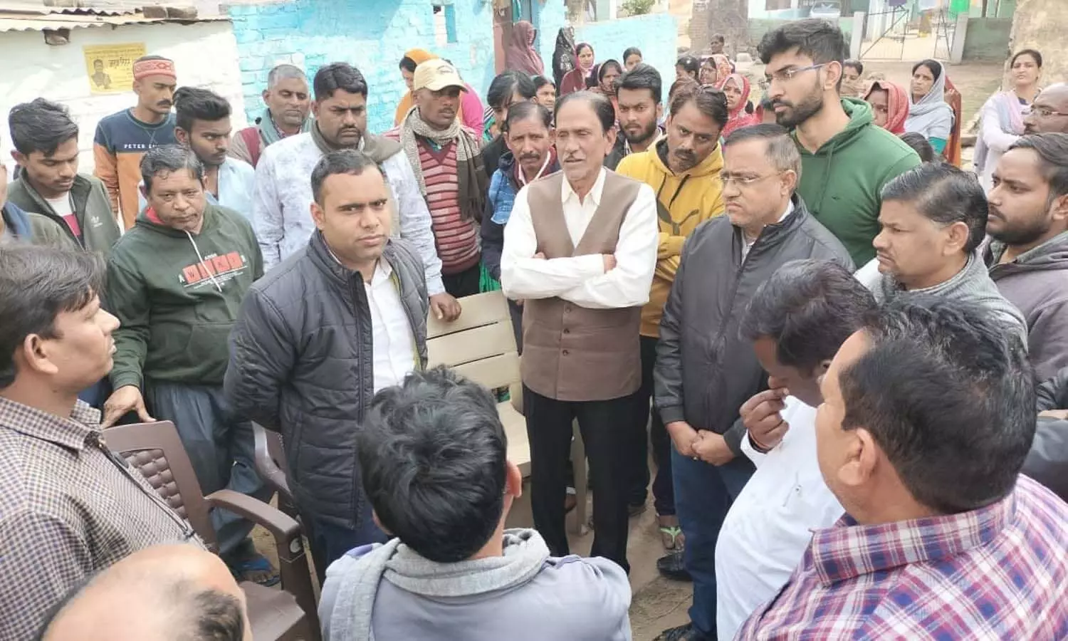 In Chitrakoot, the team returned after giving notice of two days extension to the encroachers