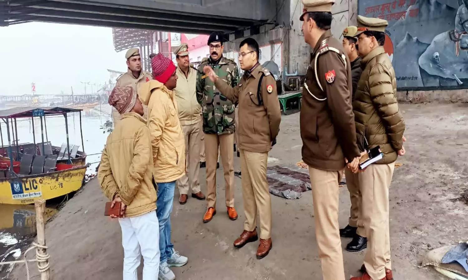 SP Abhishek Verma reached Ganga Ghat in Garhmukteshwar pilgrimage, inspected the security system on Makar Sankranti