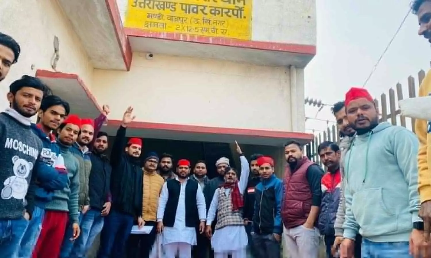 Samajwadi Party workers picket in Uttarakhand