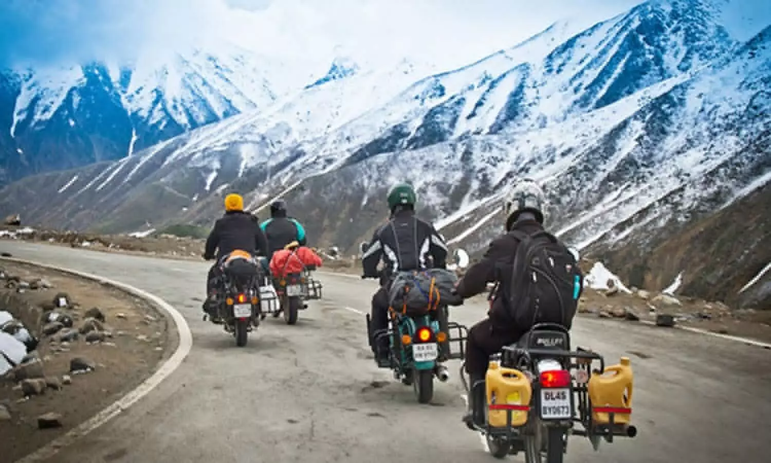 Leh Ladakh Bike Trip: बाइक से लेह-लद्दाख ट्रिप प्लान कर रहे हैं तो इन बातों पर जरूर ध्यान दें
