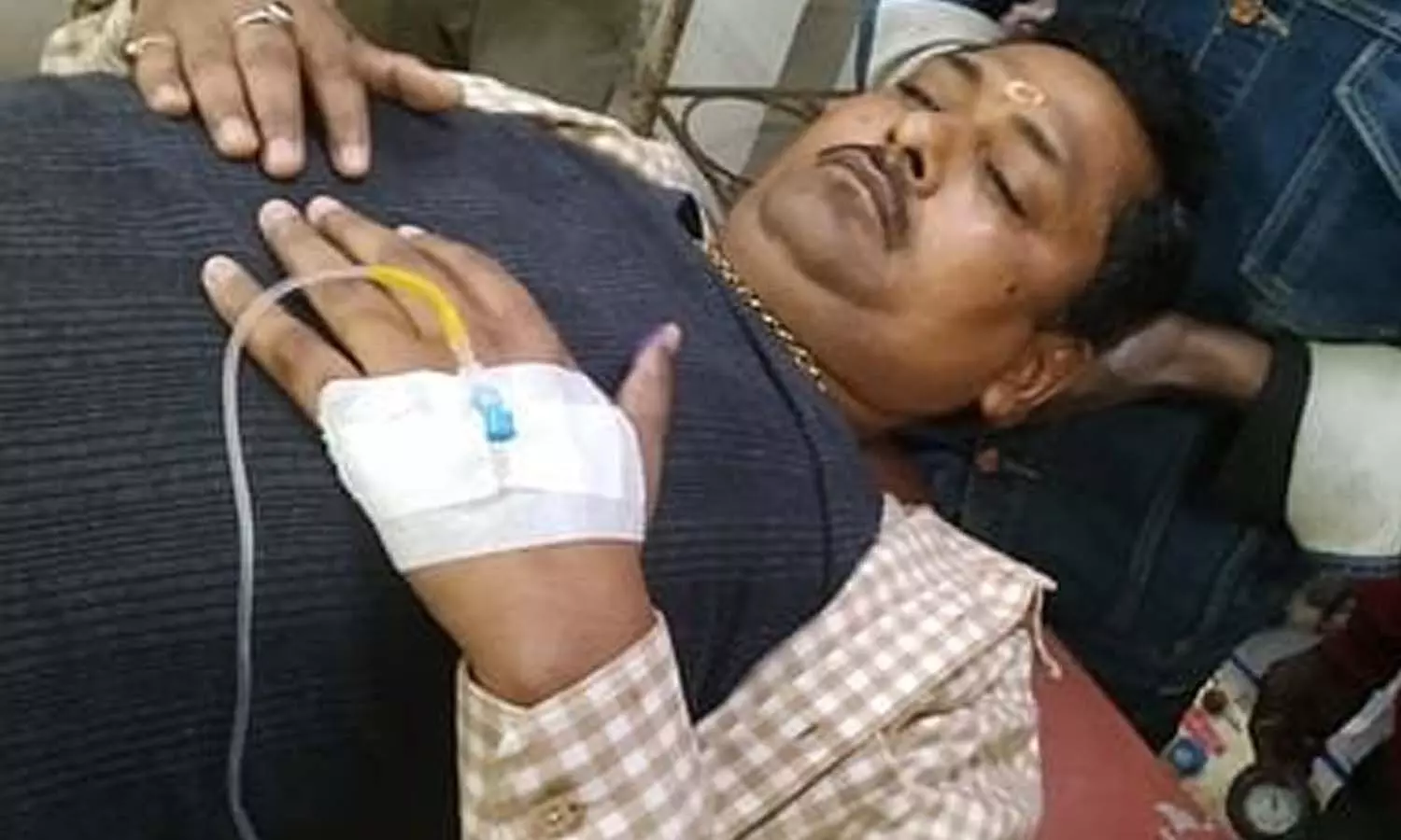 In Jaunpur journalist was shot by miscreants riding Scorpio, trauma center reached injured
