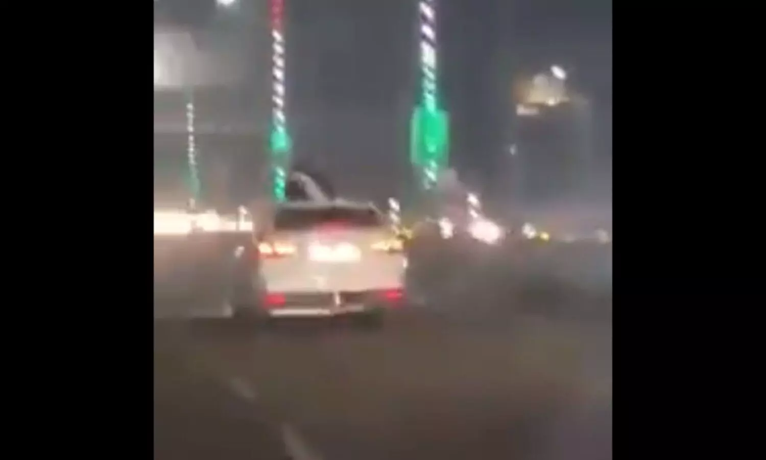 Lucknow young couple romancing in car Video viral