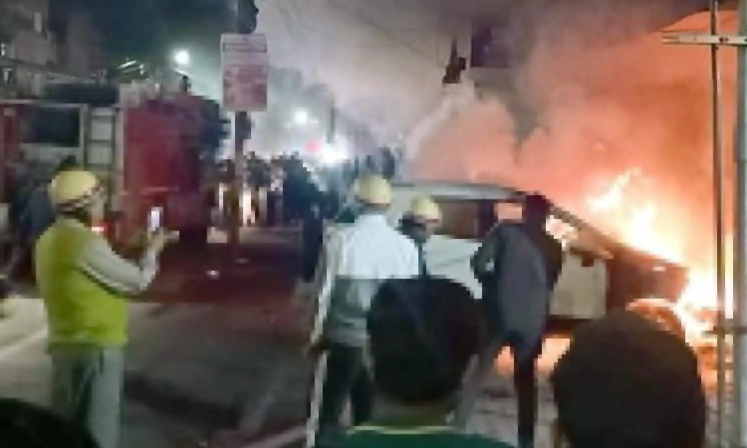 Fire broke out in a parked car in Moradabad, no casualties