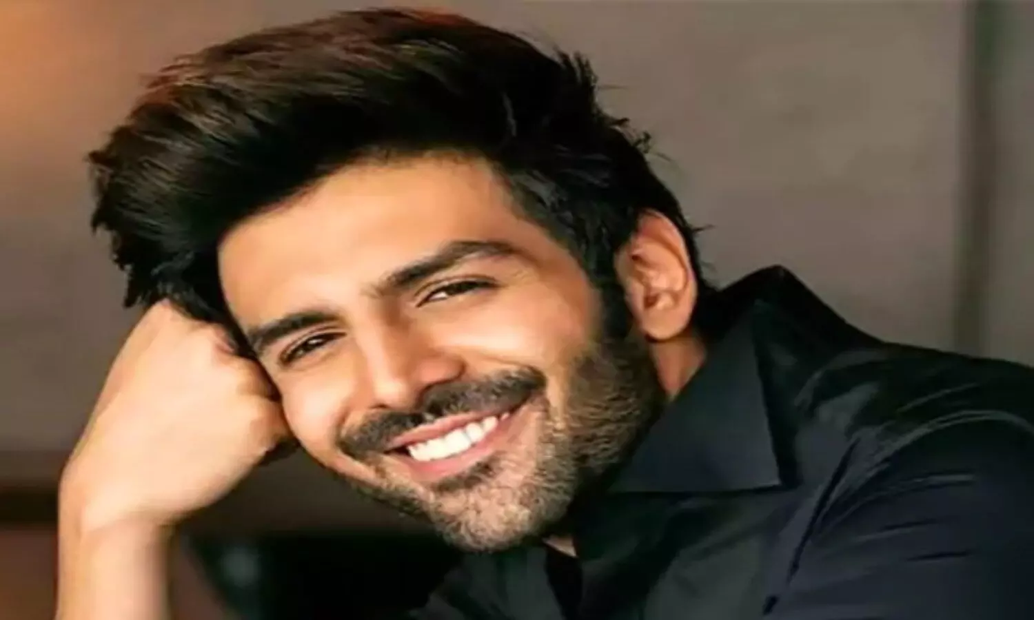 Kartik Aryan education family net worth