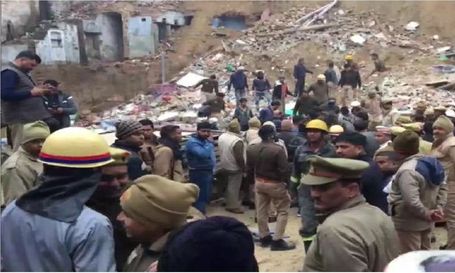 Agra Building Collapsed