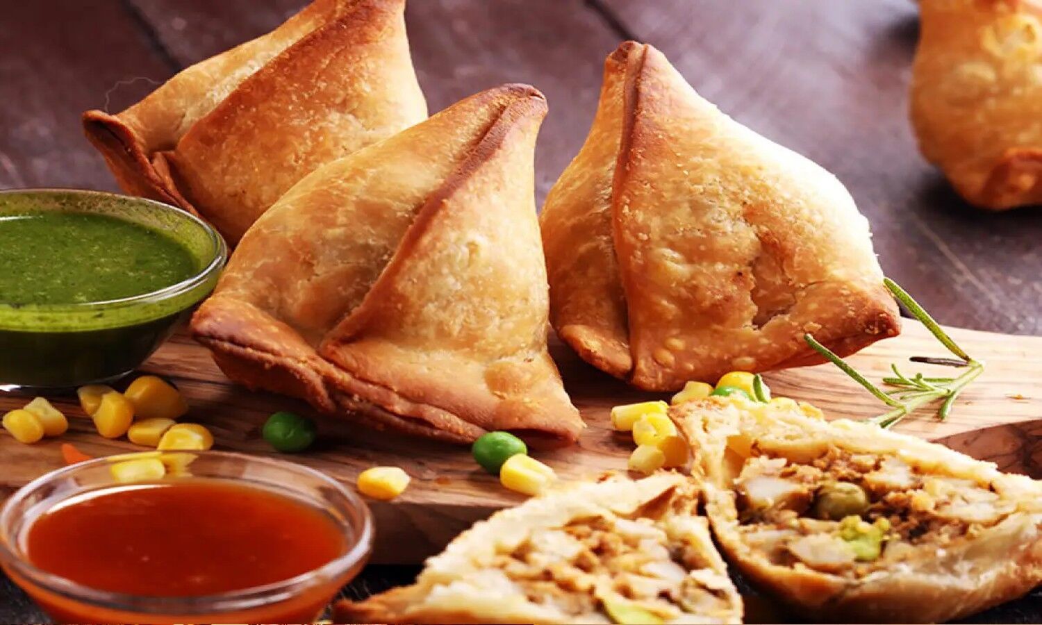 Muneer Sweets Chicken Samosa In Lucknow Chicken Samosa Near Me Lucknow Famous Non Veg Dish Best