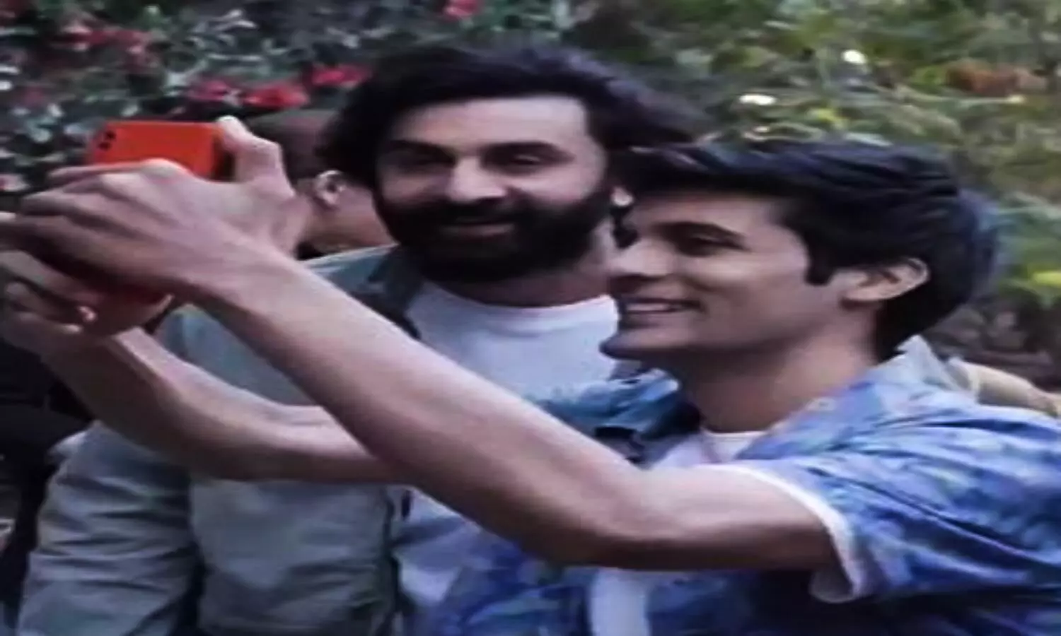 Ranbir Kapoor throws fan phone