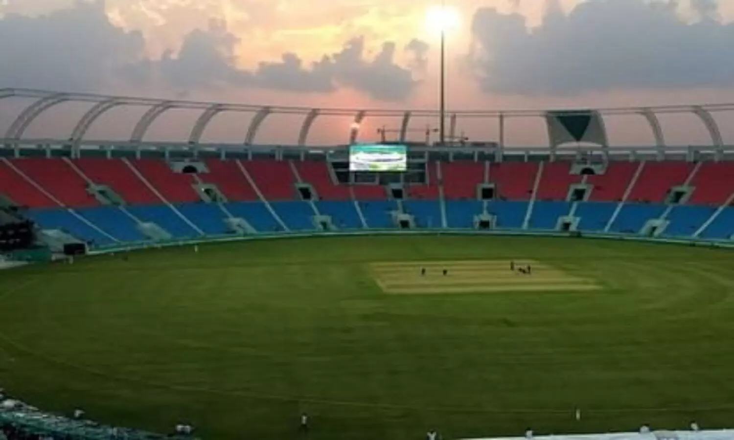 Ekana Cricket Stadium Lucknow Pitch Report