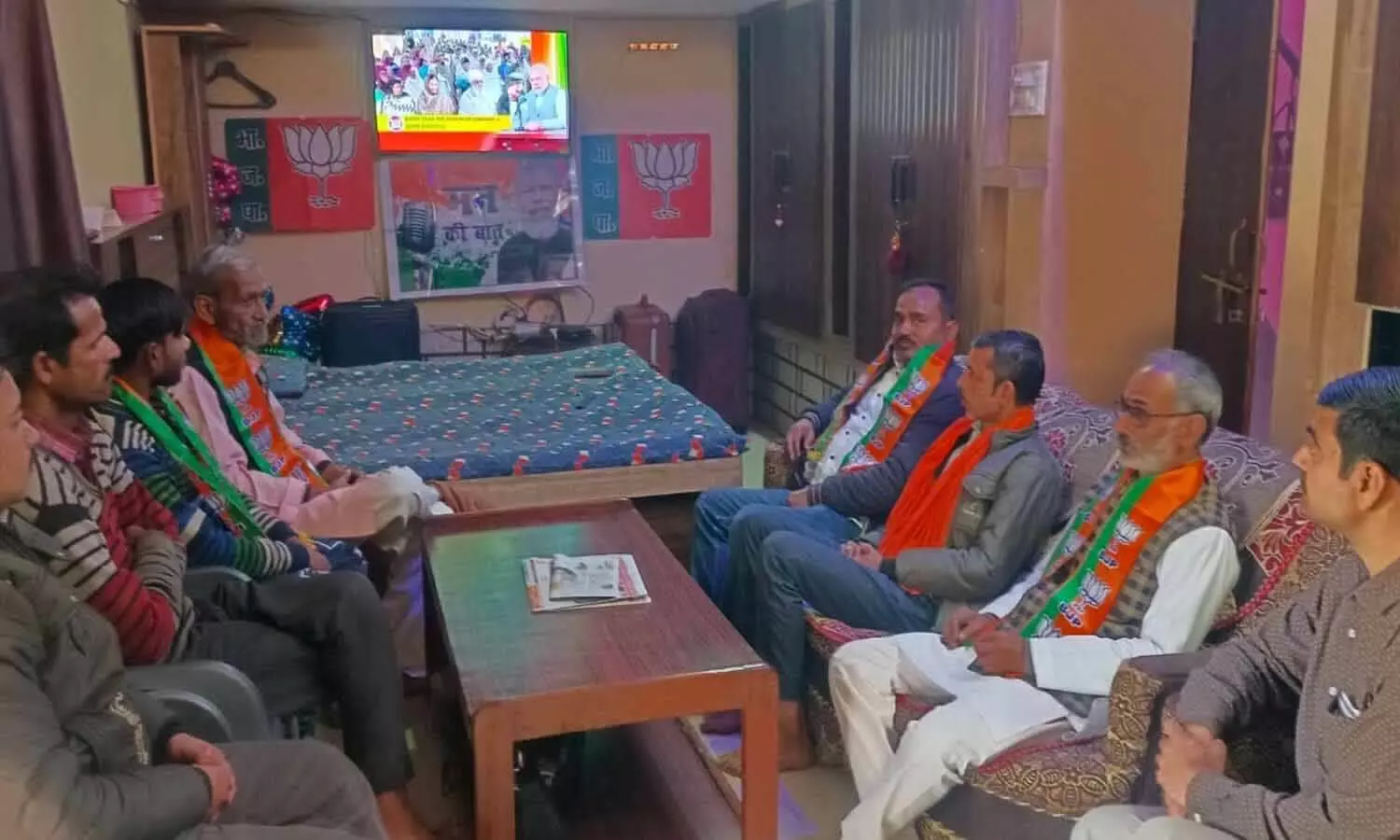 In Banda, BJP workers listened to PMs Mann Ki Baat, party stalwarts stood firm in the booths