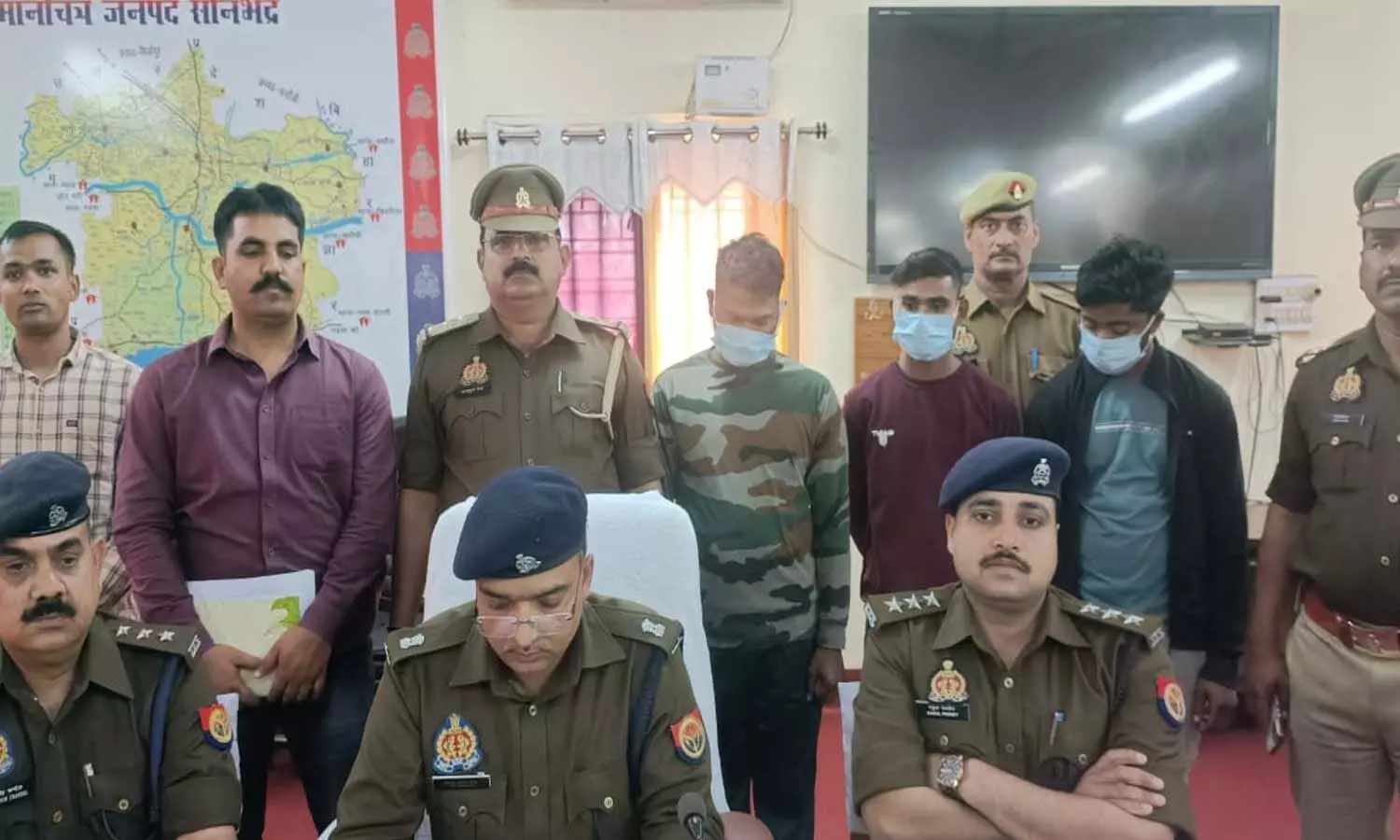 n Sonbhadra, the inter-provincial gang busted in the guise of army uniform, cheating