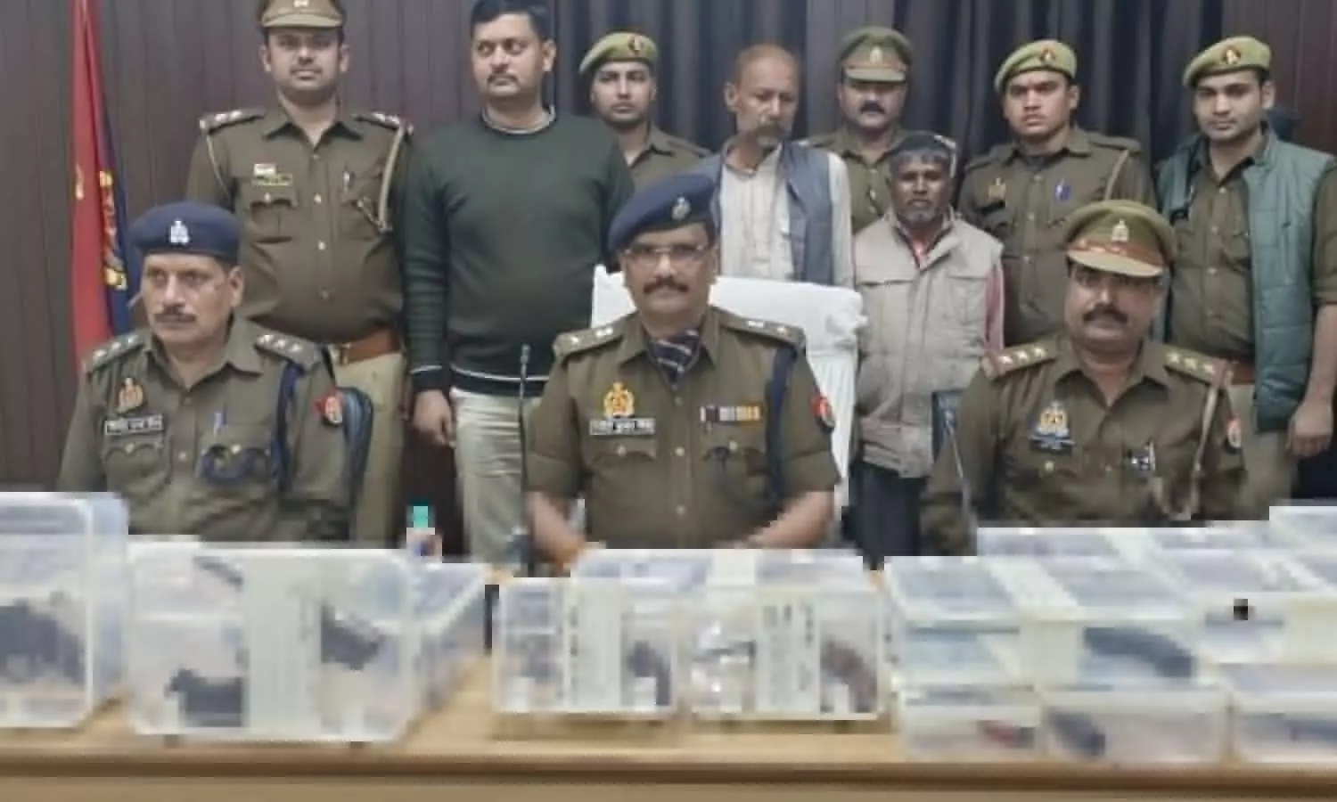 Fatehpur Police and SOG caught illegal arms factory