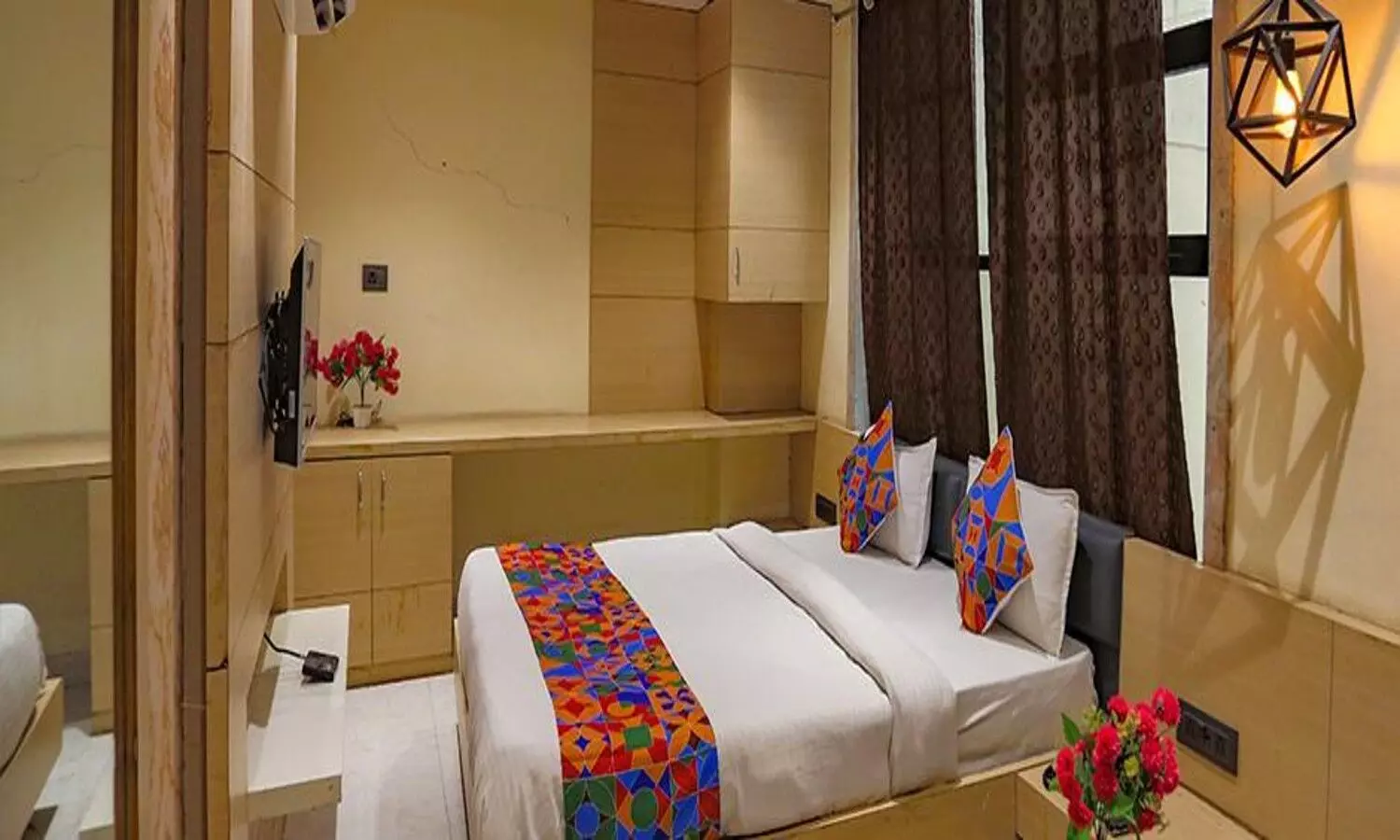 safe hotels for unmarried couples in bhopal