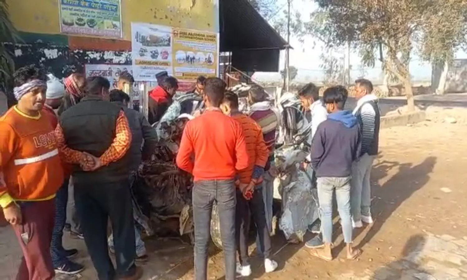 Aligarh road accident