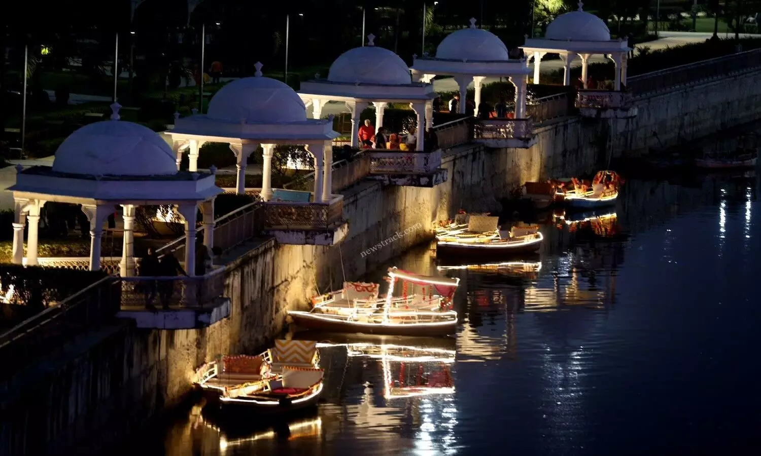 Gomti Riverfront Lucknow: गोमती रिवर फ्रंट की खूबसूरती दूर कर देगी आपकी थकान, रिफ्रेश होने के लिए ये लखनऊ की सबसे बेस्ट जगह