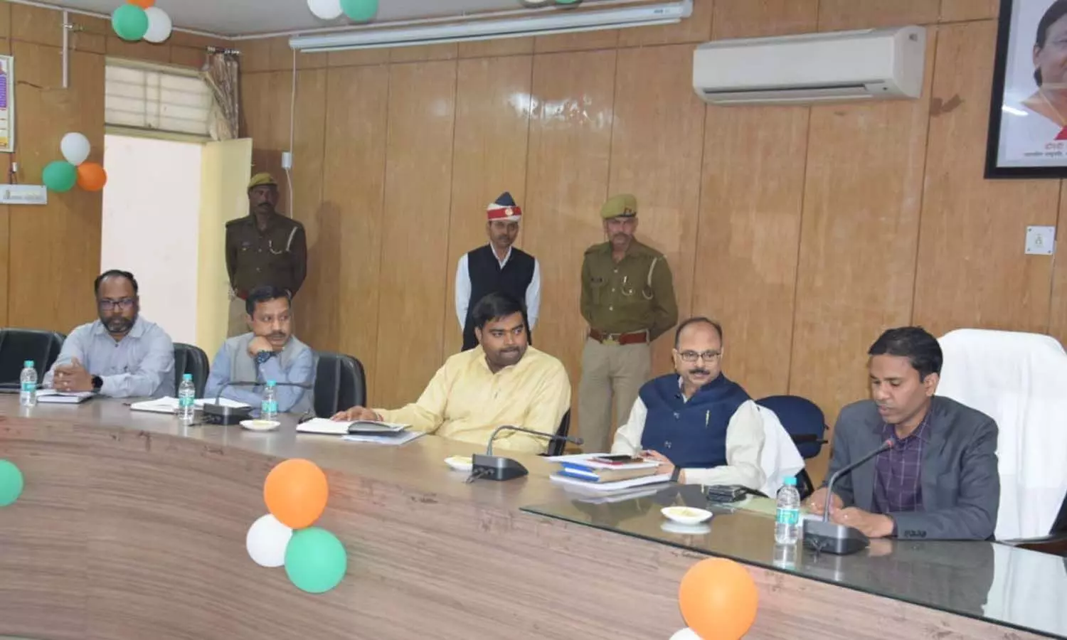 In Lakhimpur Kheri District Level Vigilance Committee meeting, DM reviewed food grains distribution system, gave instructions