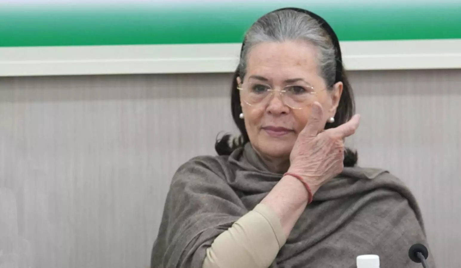 Sonia Gandhi Retirement