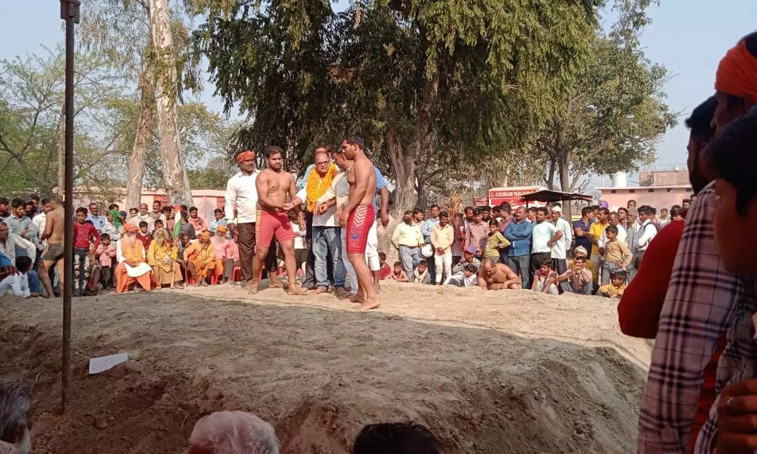 Virat wrestling organized on the occasion of Panchmukhi Hanumat Pran Pratishtha in Kushinagar