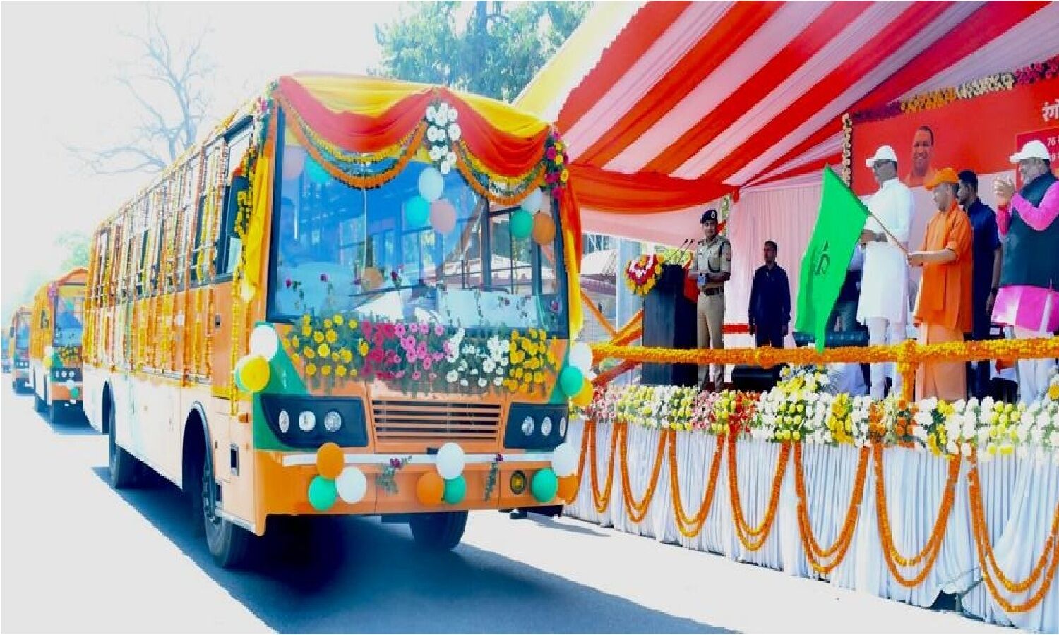 CM Yogi Adityanath Flagged Off Rajdhani Express Bus Service, UP News In ...