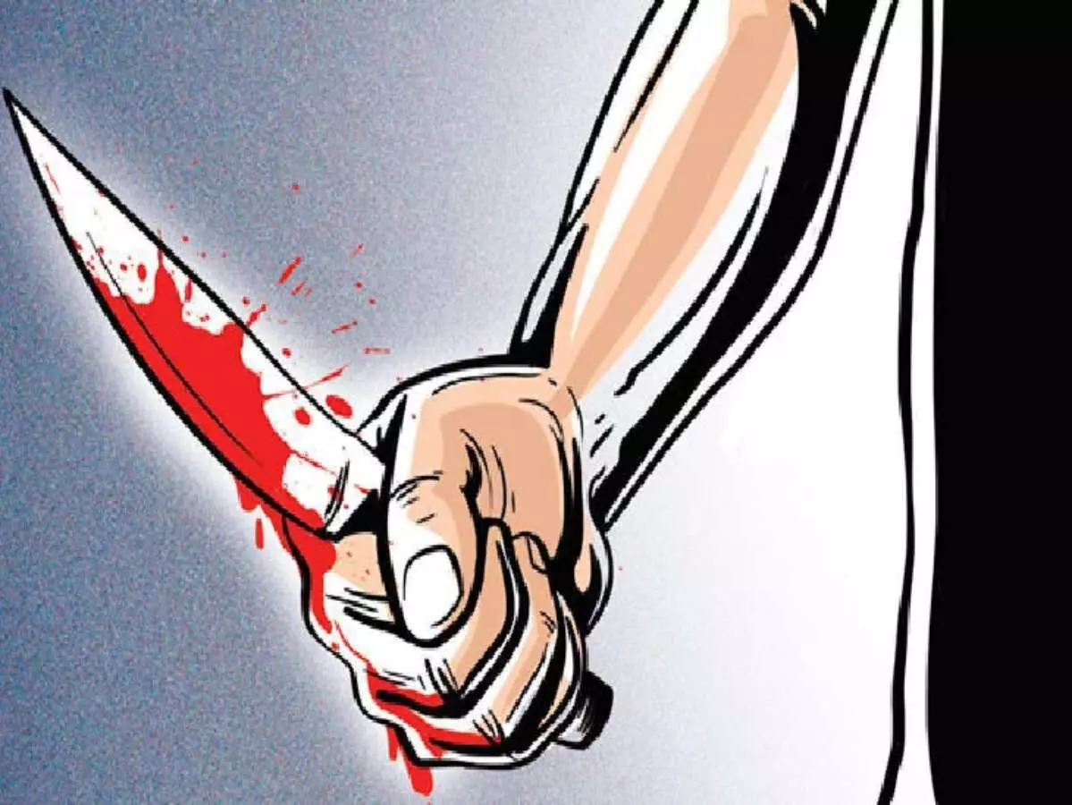 Delhi : होली पर मुंडका में दो गुटों में हिंसक झड़प, सरेआम चाकूबाजी, 2 लोगों की मौत 5 घायल