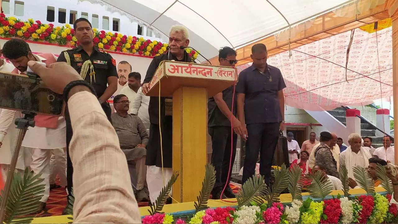 Lieutenant Governor Manoj Sinha unveiled the statue of socialist leader Ramnath