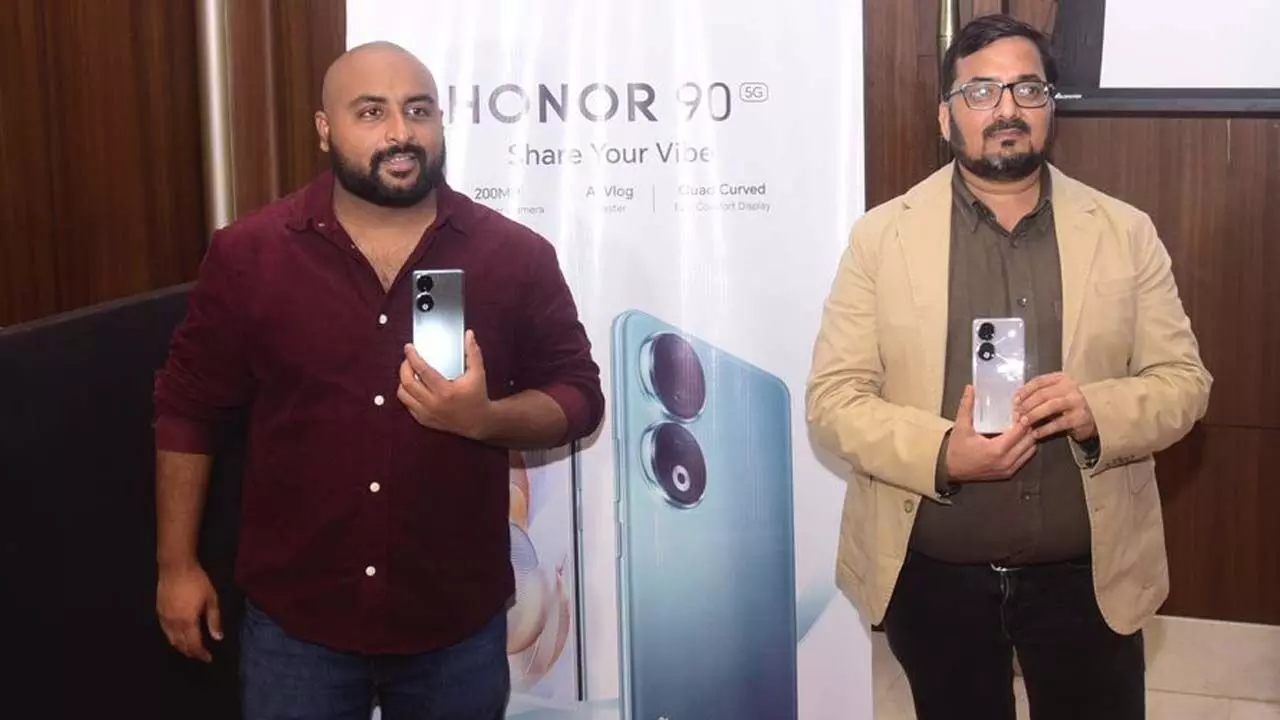 HTech launches Honor 90 5G in India, will get zero risk i-comfort display and great creativity features