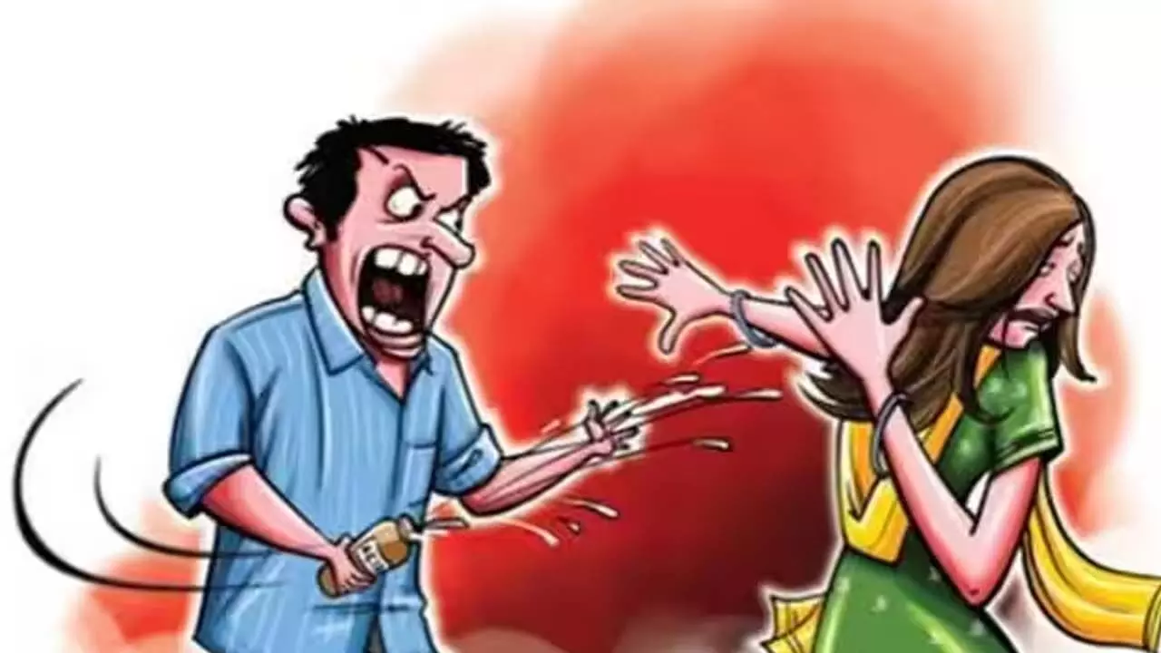 After breakup, crazy lover entered the house and threw acid on brother and sister