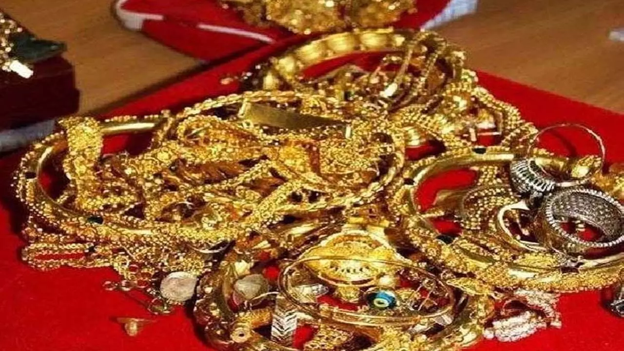 Jewelery worth Rs 25 crore stolen from jewelers showroom in Delhi