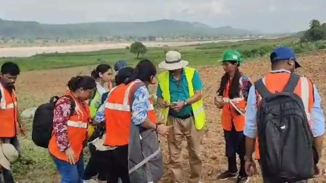 Traces of Stone Age civilization found in Sonbhadra, store of tool kits found on the river bank