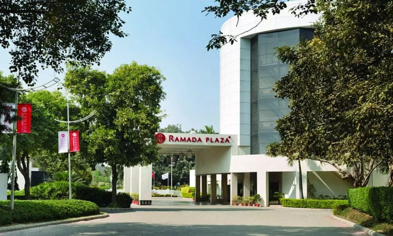Varanasi Luxury Hotel Ramada Plaza