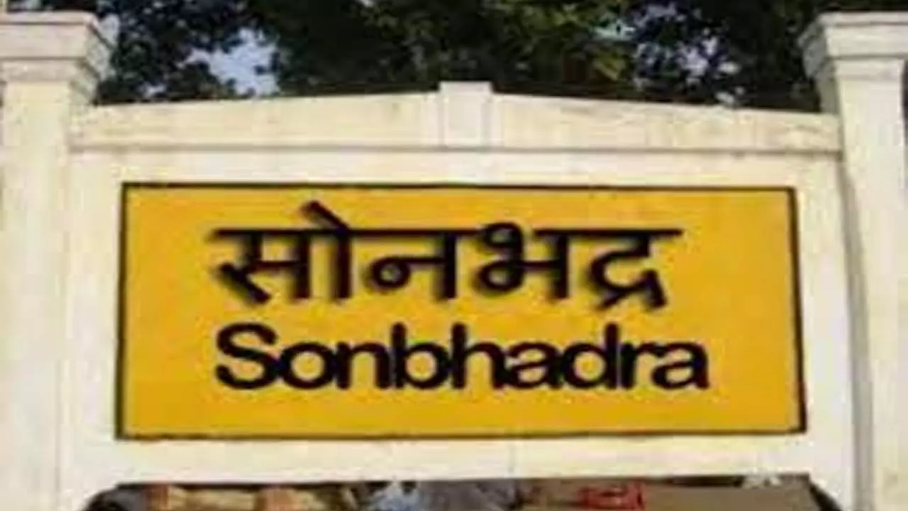 Posing as police in Sonbhadra, extorts Rs 40 thousand from hotel owner