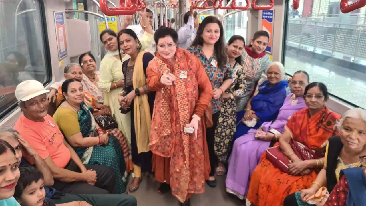 Metro journey from Munshi Pulia to Hazratganj, elders of old age home enjoyed a music filled entertaining metro ride
