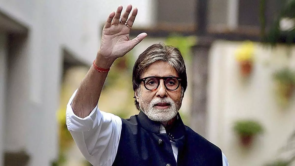 Amitabh Bachchan क्यों हमेशा अपने फैंस से नंगे पैर मिलने आते हैं? बड़ी है वजह