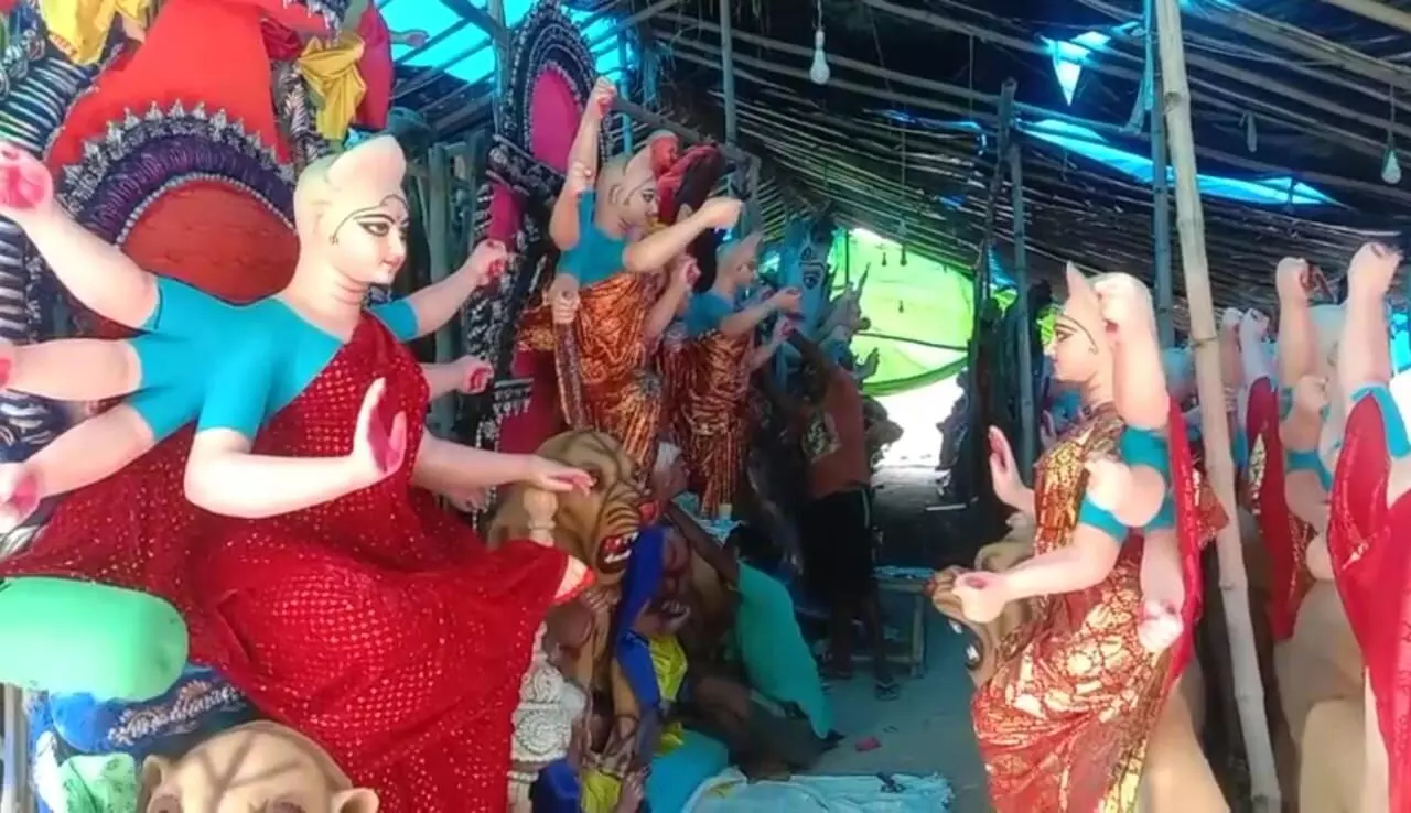 Kolkata artisans giving final touch Maa Durga idols