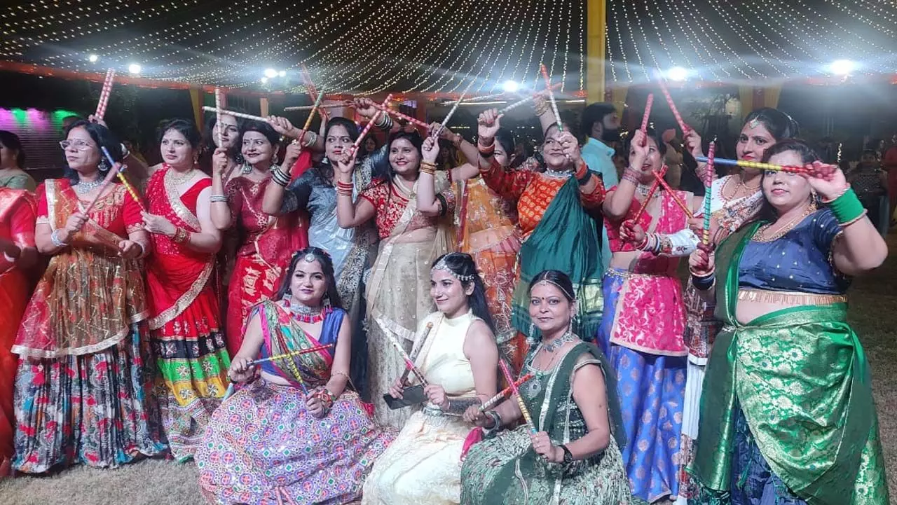 On the occasion of Navratri, Dandiya Night was organized for those who brought smiles on the faces of patients