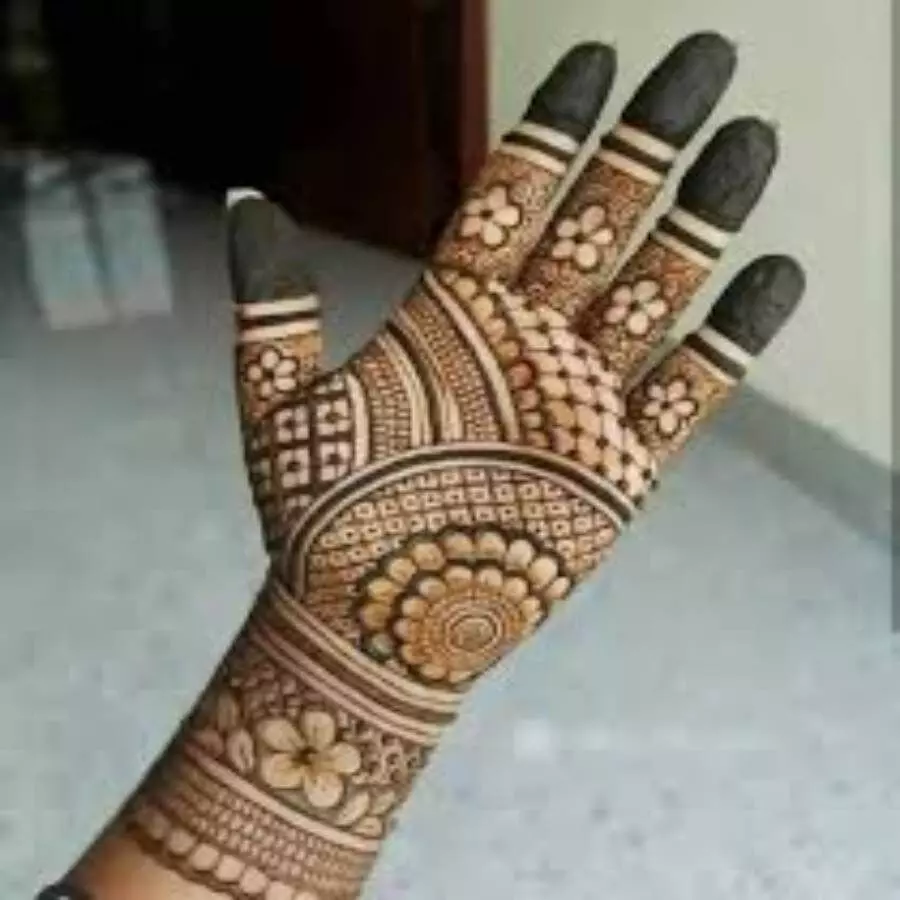 30+ Trendy Karwa Chauth Mehndi Designs 2023 | Henna designs hand, Mehndi  designs, Henna designs